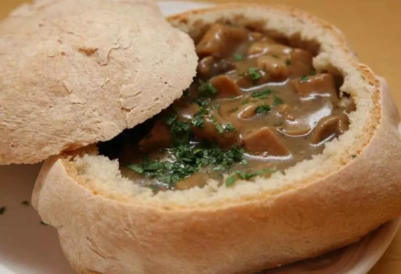 ホテル Albergo Le Macinaie  Monte Amiata