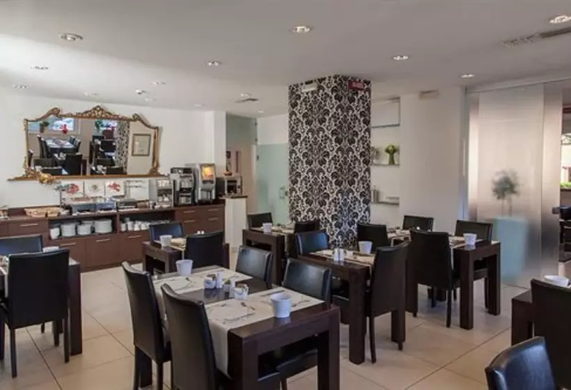 هتل Benaco Garda S