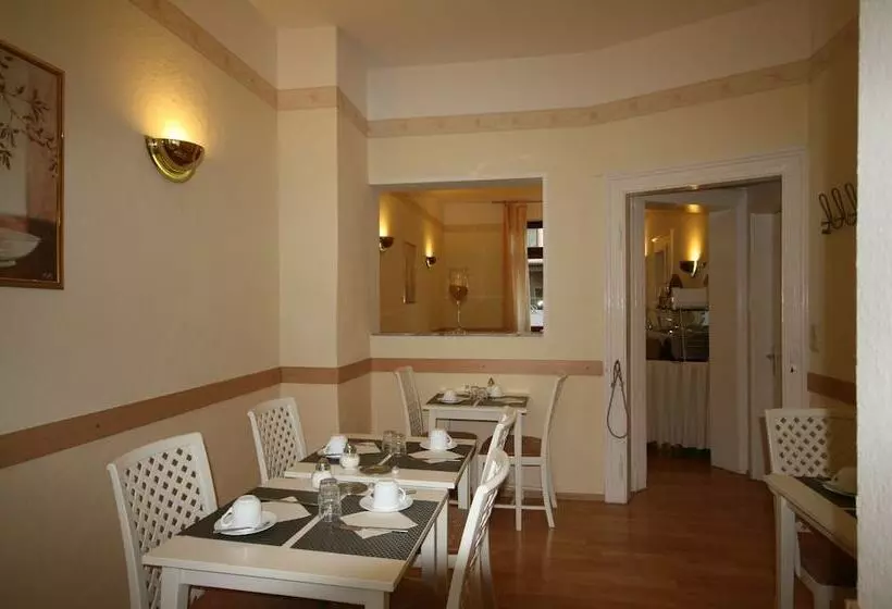 Отель Classic Inn