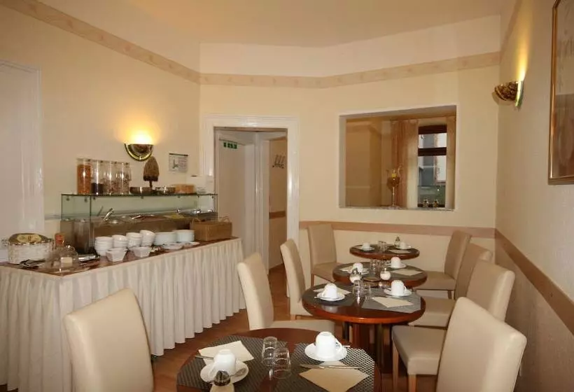 Отель Classic Inn