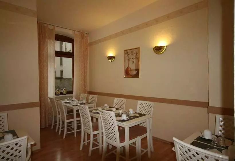 Отель Classic Inn