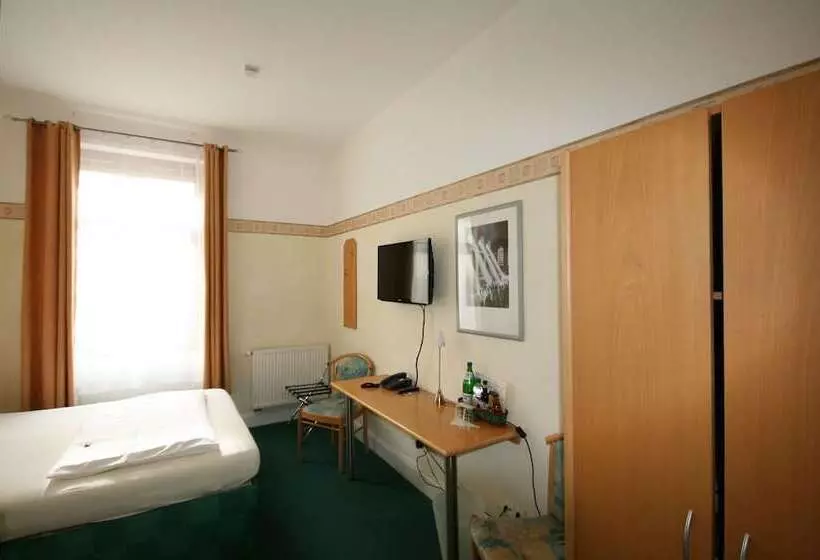 Отель Classic Inn