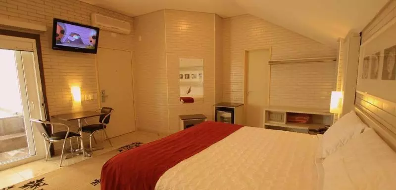 ホテル Confiance Soho Batel