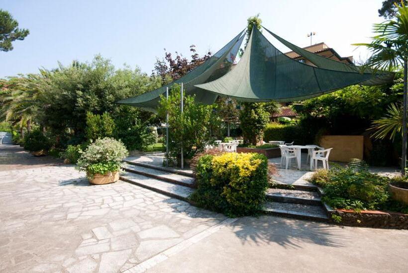 Отель Gemma Del Mare