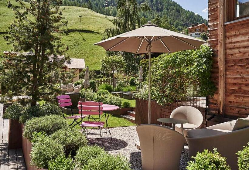 Goldene Rose Karthaus A Member Of Small Luxury Hotels Of The World