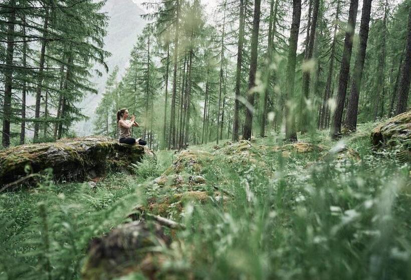 Goldene Rose Karthaus A Member Of Small Luxury Hotels Of The World