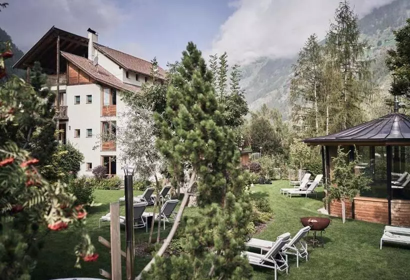 Goldene Rose Karthaus A Member Of Small Luxury Hotels Of The World