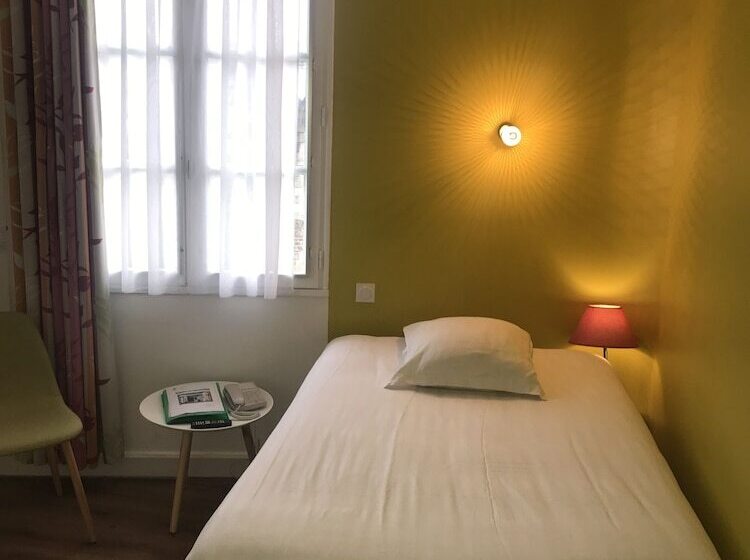 Отель Hôtel Le Petit Billot