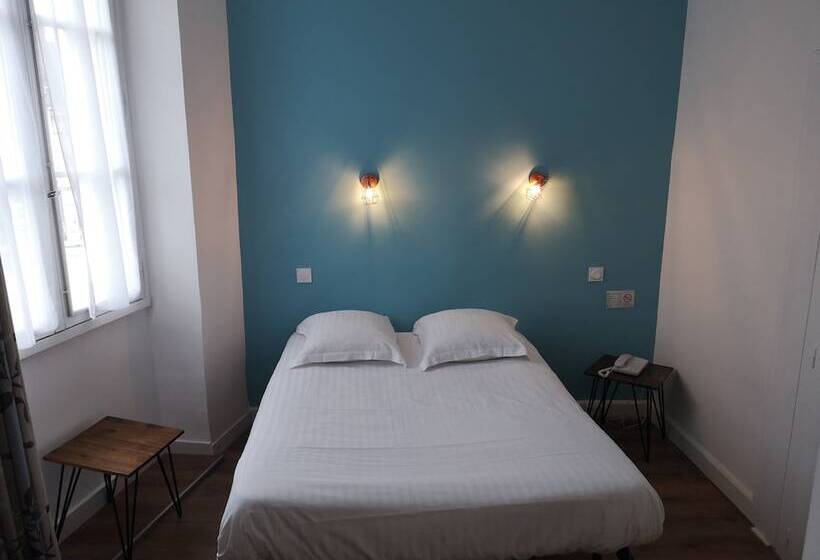 Отель Hôtel Le Petit Billot