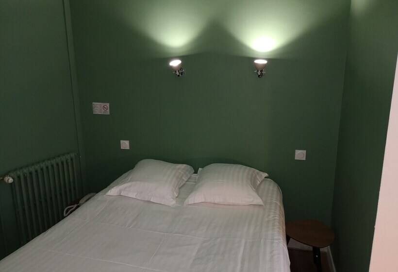 Отель Hôtel Le Petit Billot