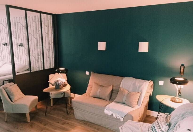 Отель Hôtel Le Petit Billot