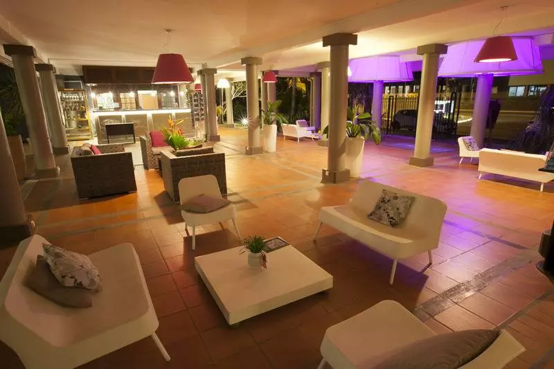 هتل Hôtel Les Créoles