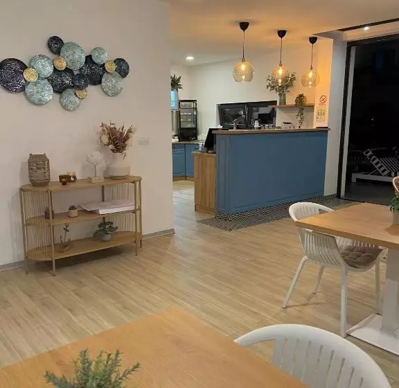 هتل Krystal Boutique Mansion