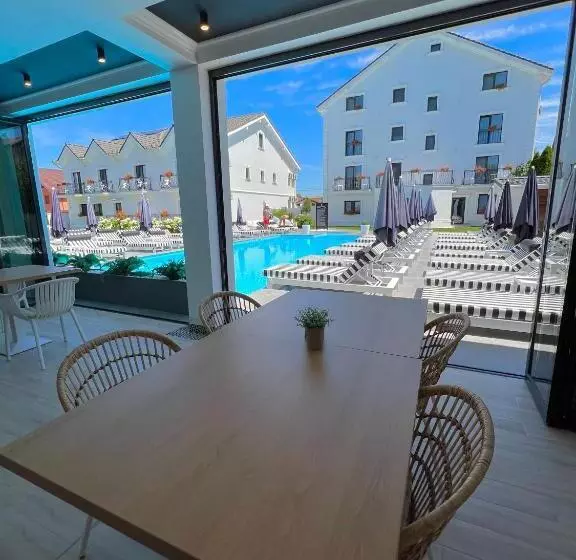 هتل Krystal Boutique Mansion