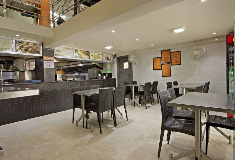 فندق Mannars Residency