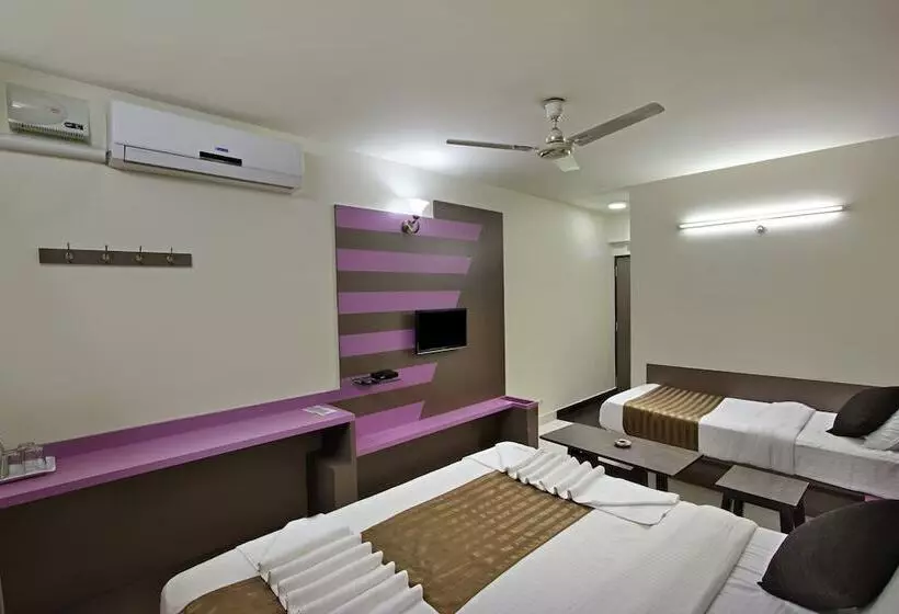 בית מלון כפרי Mannars Residency