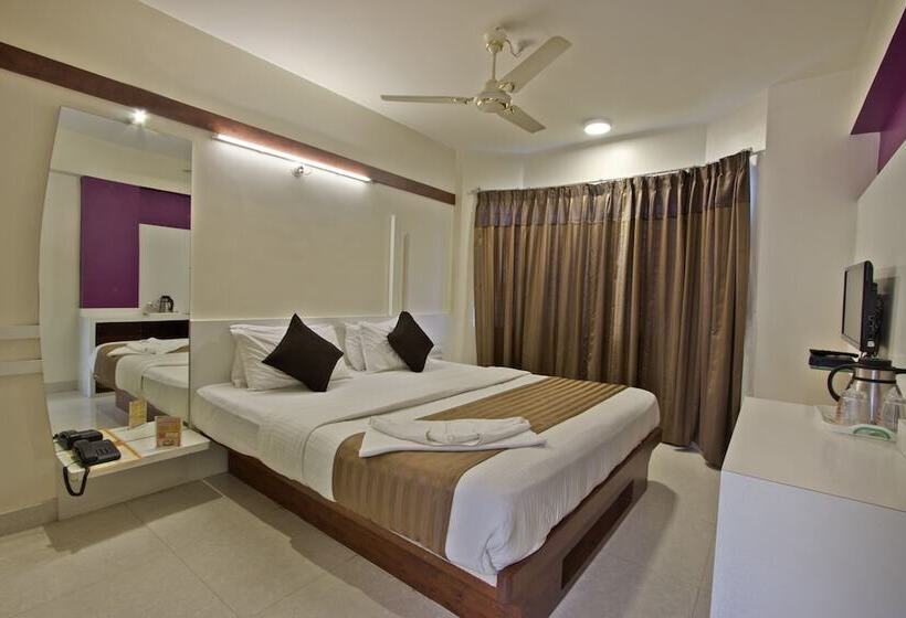 فندق Mannars Residency