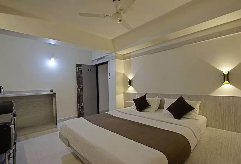 בית מלון כפרי Mannars Residency