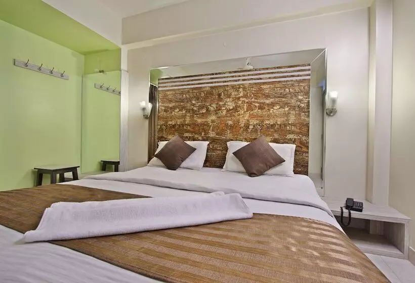 בית מלון כפרי Mannars Residency