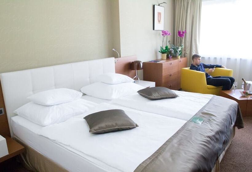 בית מלון כפרי Mikado