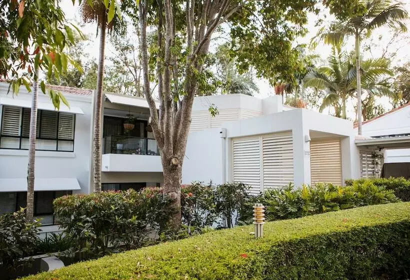 هتل Noosa Springs Golf & Spa Resort