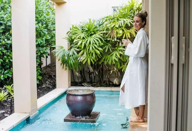 هتل Noosa Springs Golf & Spa Resort