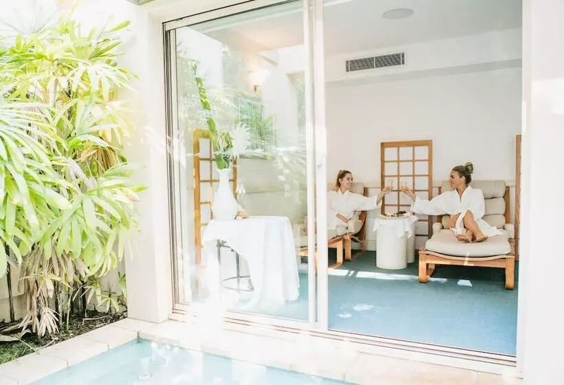 هتل Noosa Springs Golf & Spa Resort