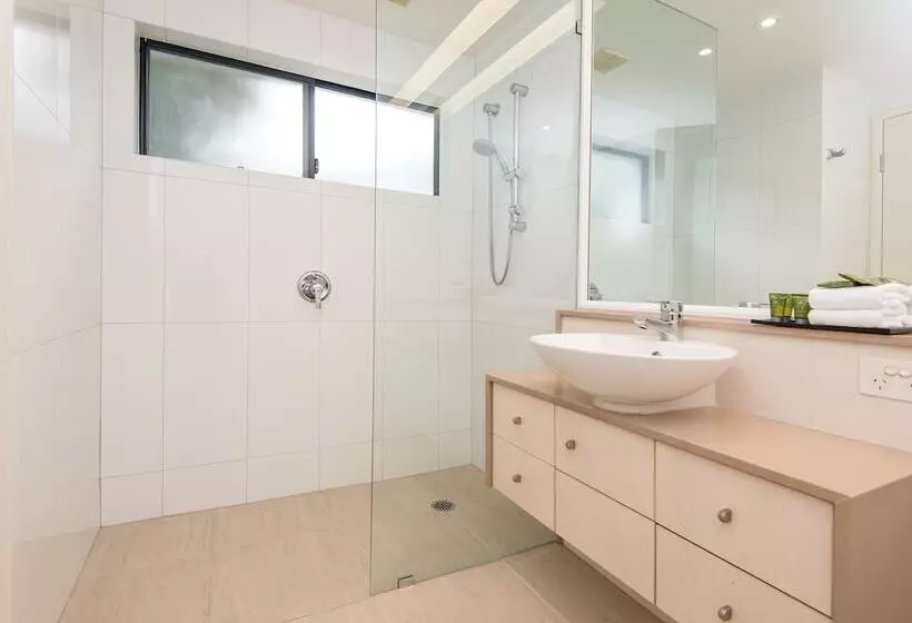 هتل Noosa Springs Golf & Spa Resort