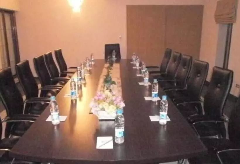 호텔 One Bahawalpur