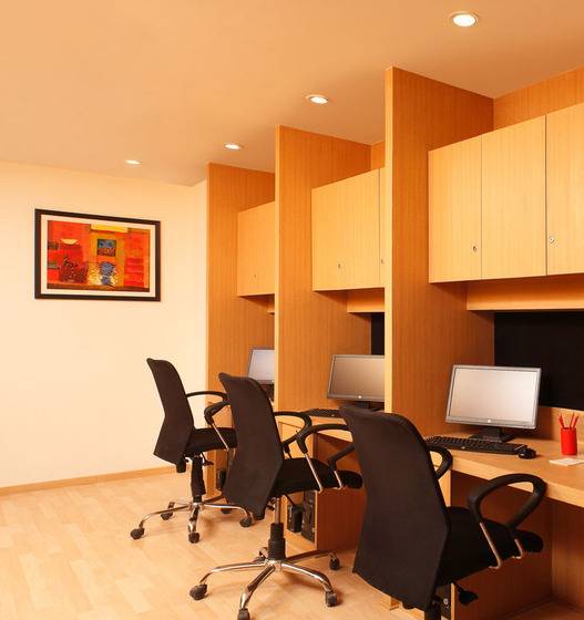 Red Fox By Lemon Tree Hotels, Delhi Airport