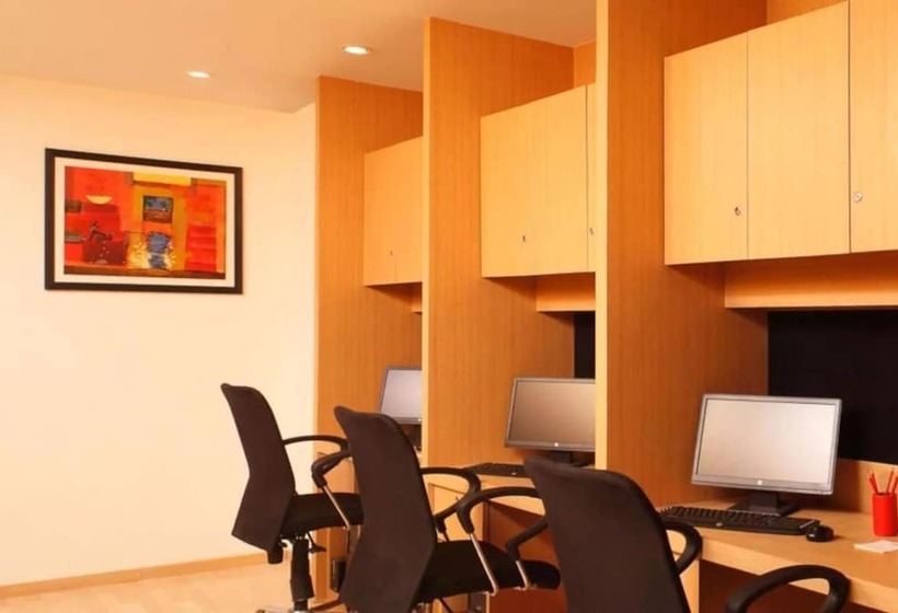 Red Fox By Lemon Tree Hotels, Delhi Airport