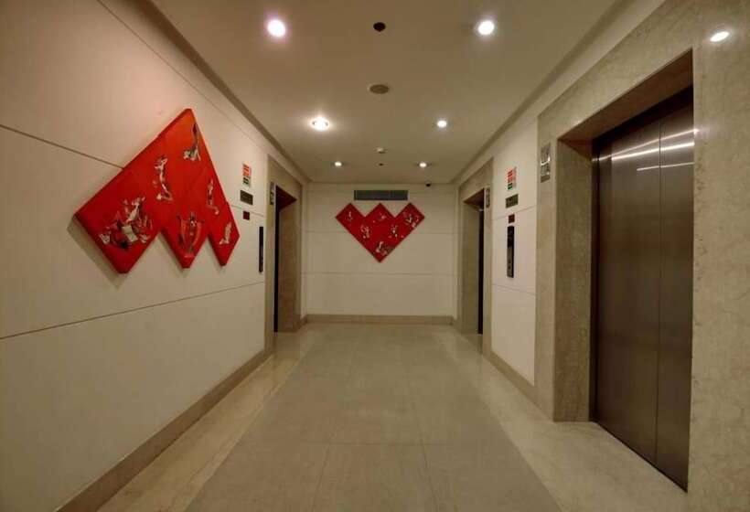 Red Fox By Lemon Tree Hotels, Delhi Airport