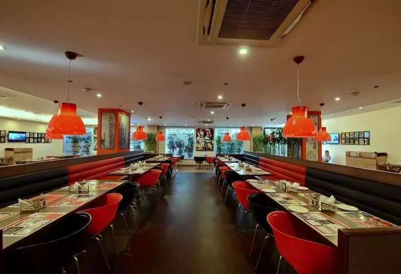 Red Fox By Lemon Tree Hotels, Delhi Airport