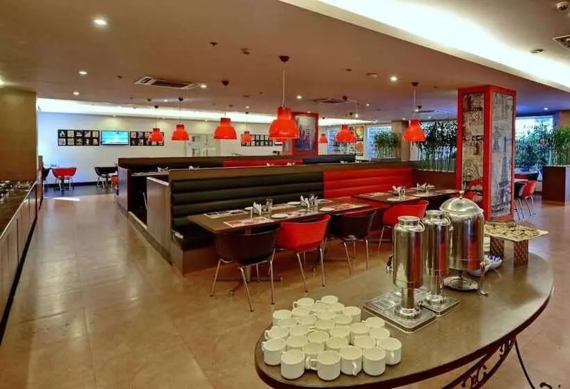 Red Fox By Lemon Tree Hotels, Delhi Airport