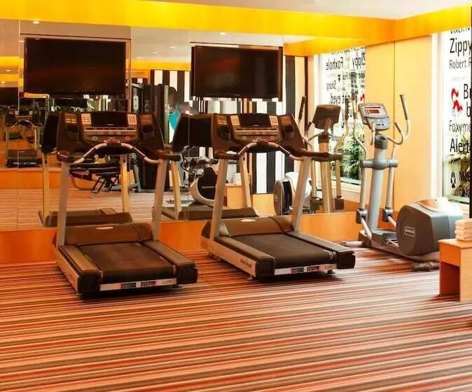 Red Fox By Lemon Tree Hotels, Delhi Airport