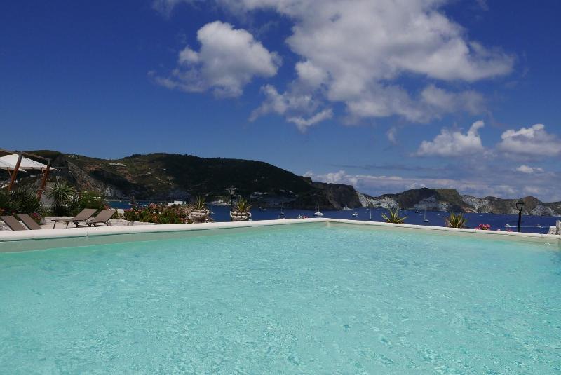 فندق Torre Dei Borboni