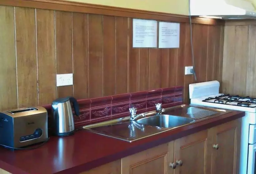 ホテル Touchwood Cottages