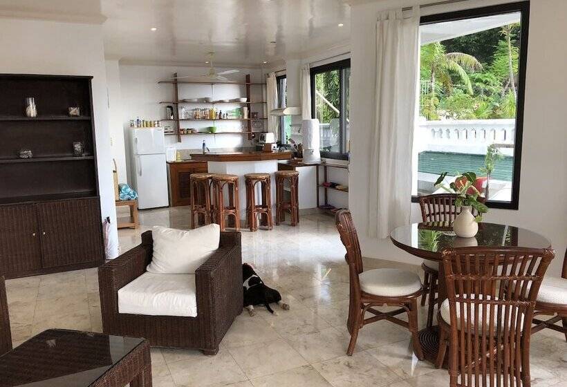 Argonauta Boracay Boutique Hotel With Apartments And Villas