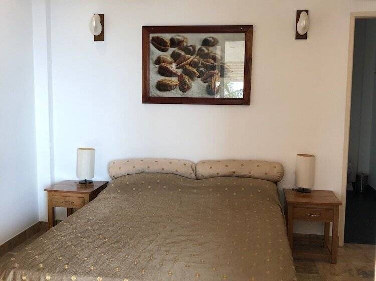 Argonauta Boracay Boutique Hotel With Apartments And Villas