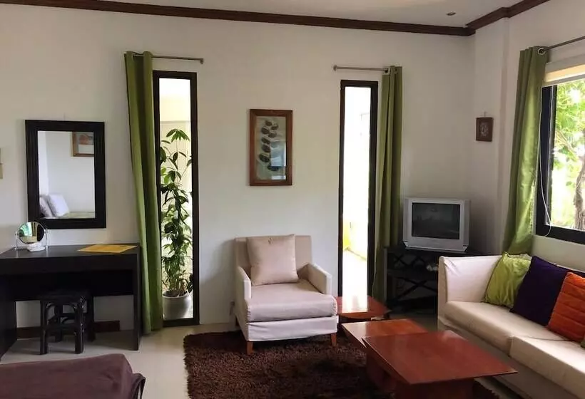 Argonauta Boracay Boutique Hotel With Apartments And Villas