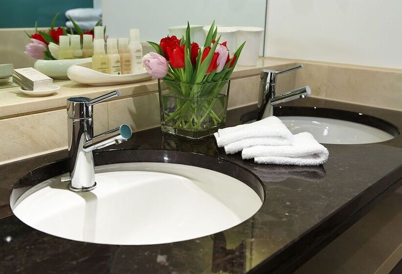 Cheval Phoenix House At Sloane Square