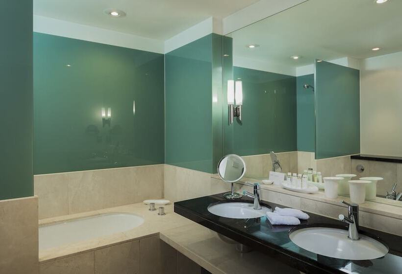 Cheval Phoenix House At Sloane Square