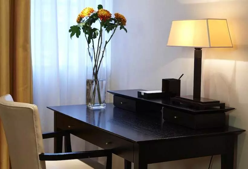 Cheval Phoenix House At Sloane Square