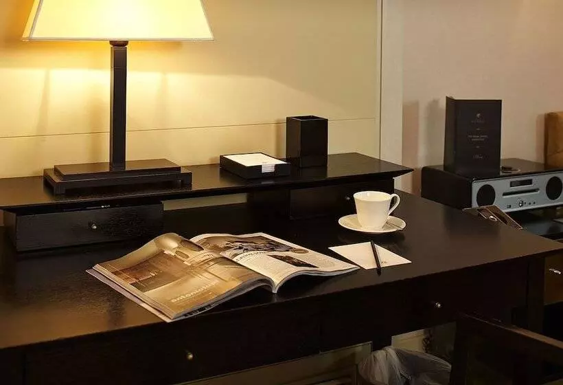 Cheval Phoenix House At Sloane Square