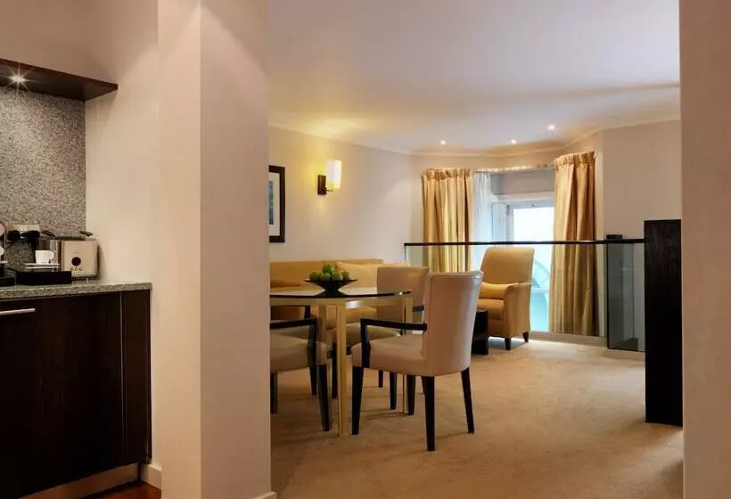 Cheval Phoenix House At Sloane Square