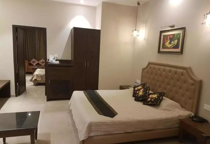 Hotel Kasauli Regency Stags Not Allowed