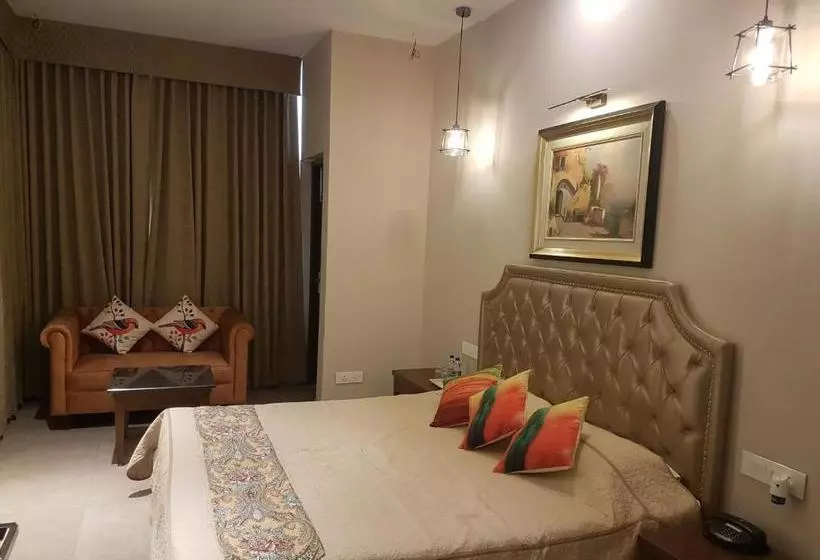 Hotel Kasauli Regency Stags Not Allowed