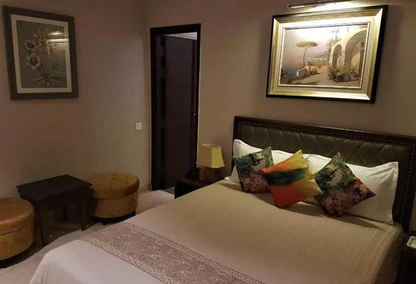 Hotel Kasauli Regency Stags Not Allowed