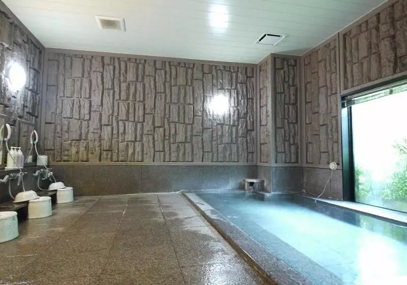 Отель Route Inn Matsusaka Ekihigashi