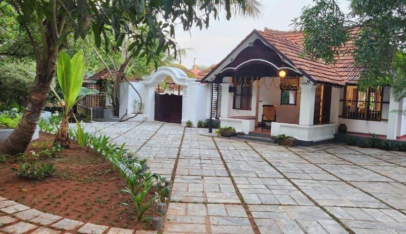 Kumarakom Tharavadu   A Heritage Hotel, Kumarakom